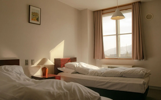 La Vista Hotel - Stay on the Slopes