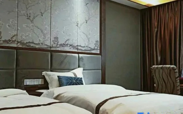 Shizhu Lianyi Business Hotel