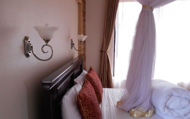 Ci'Sand Suites Hotel