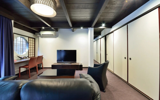 Takeya Kitano Honkan