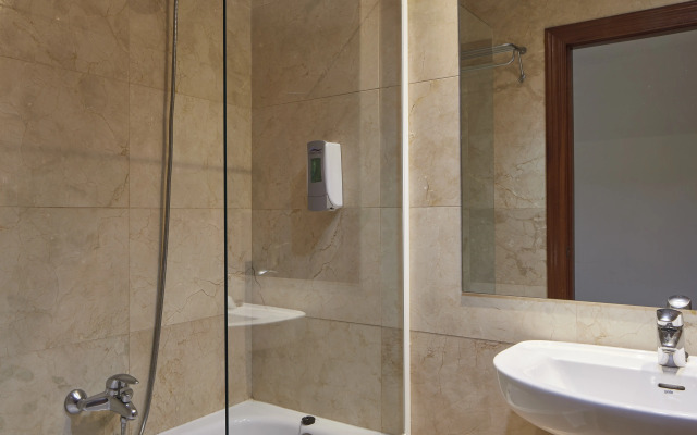 Iraipe Logroño Hotel