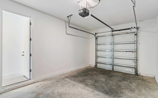 1080 Plantation Lane