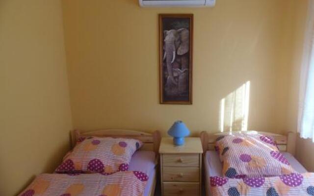 Rose Apartment