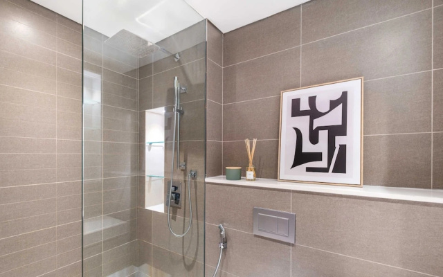 LUX  LIV Contemporary Marina View Suite