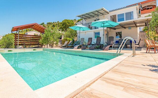 Holiday Home Happy Holiday