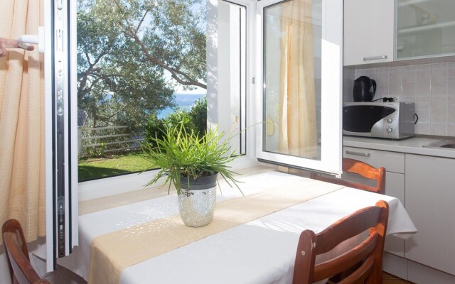 Beautiful Home in Mimice With Wifi and 1 Bedrooms