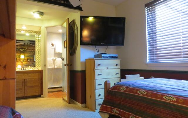 Wood Creek Condominiums