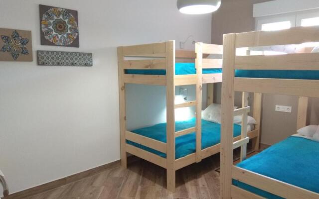 Apartamento a 150 metros del Mar, parking y Wifi