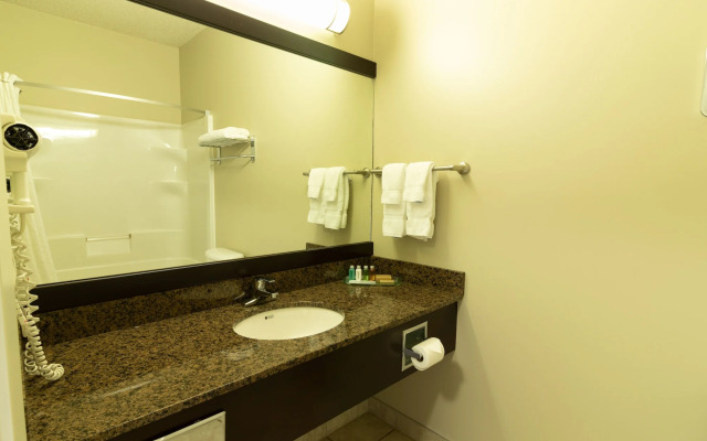 BCMInns Lac La Biche