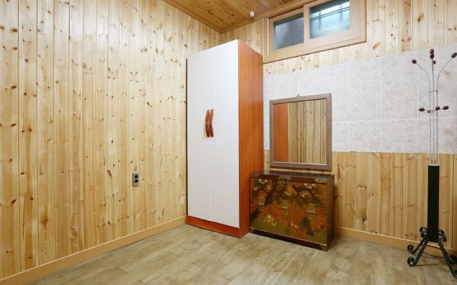 Yeongwol Dongkang Hasoel Pension