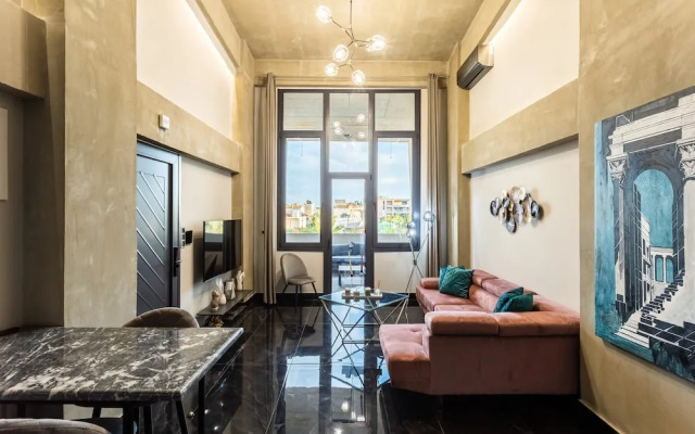 Ventiri Lofts - Luxury Penthouse w Home Cinema