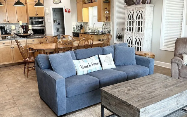 Dolphin Watch 3 Bedroom Townhouse by RedAwning