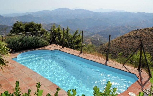 Mountain-view Holiday Home in Almogía With Jacuzzi