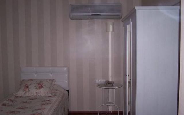 Airport House