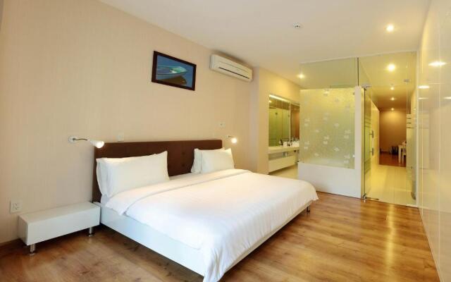 McGallery Art - Lucky Residence Suite's & Apartments