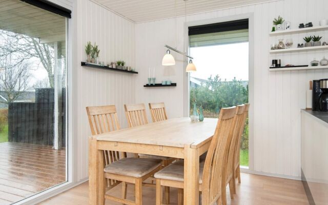 6 Person Holiday Home In Glesborg