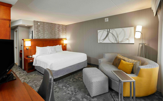 Courtyard by Marriott Toronto Brampton