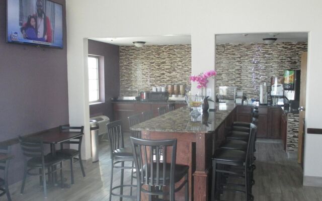 SureStay Plus Hotel by Best Western Kearney Liberty North