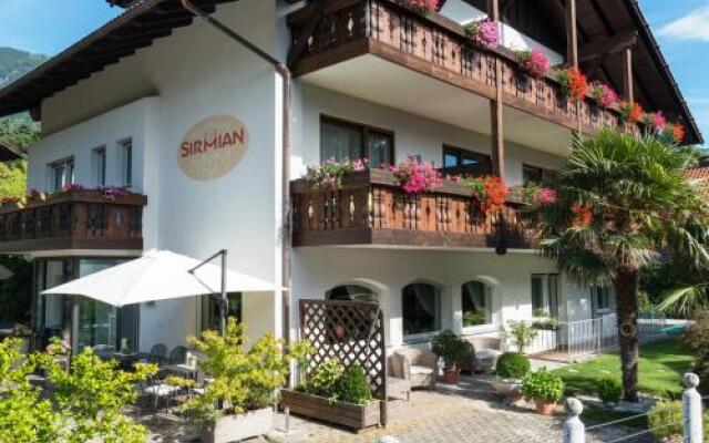 Garni Hotel Sirmian