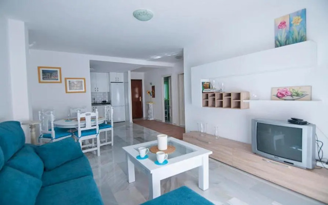Luminoso y fresco apartamento en 2ª línea de playa