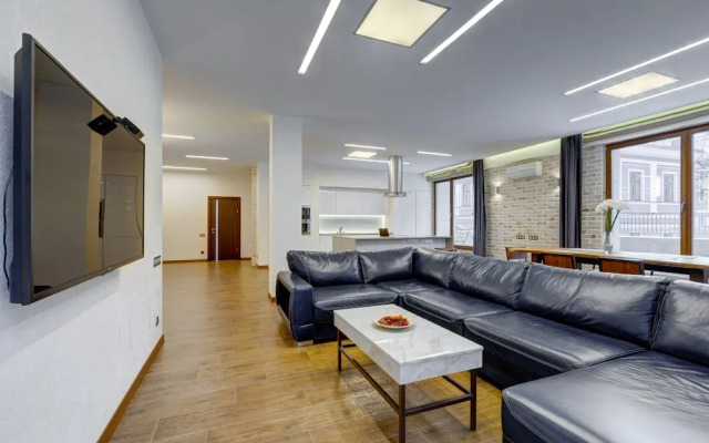 Smolny Park Suite