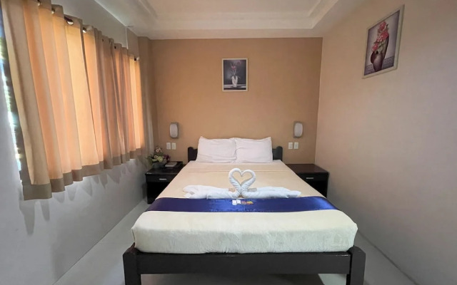 Argao Seabreeze Hotel powered by Cocotel