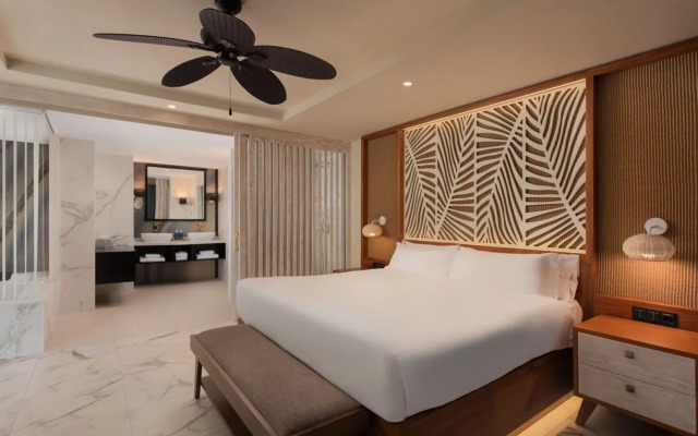 Grand Luxor Hotel & Village