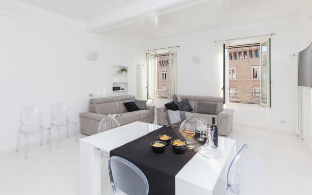 Rental In Rome Piazza Venezia View Luxury Apartment
