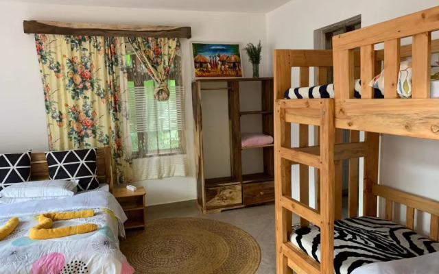 David Crater Homestay