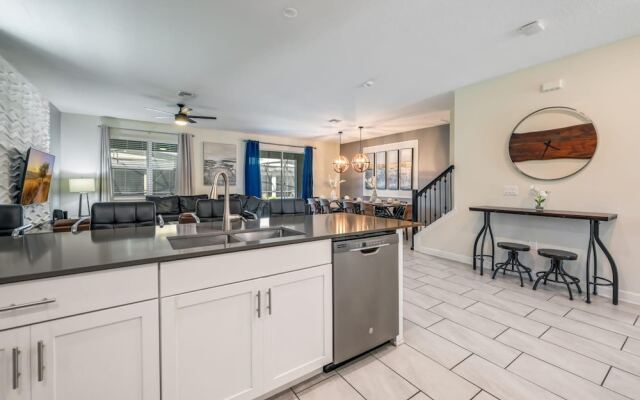 Family Paradise Space Themed Perfect Location