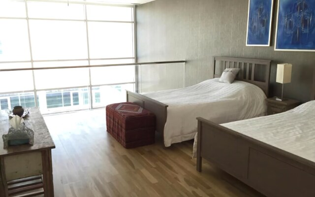 Bay Square Building 12