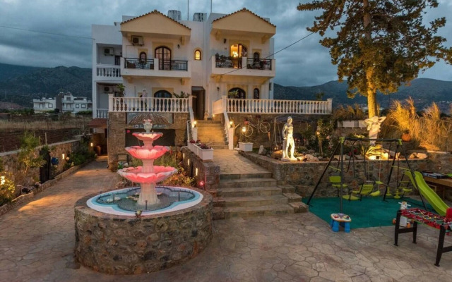 Bungalow Next TO THE Beach IN Malia