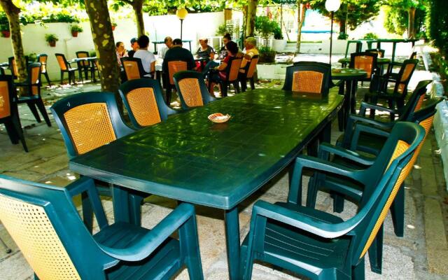 Hostal Restaurante Pinarejo
