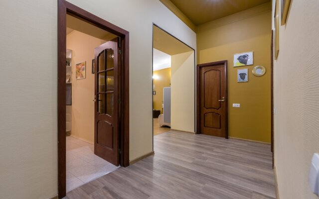 Апартаменты «Spb2day на Невском 18»