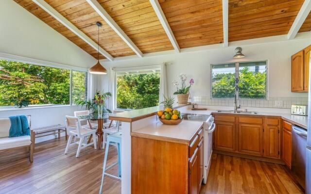 Hanalei Hideaway 2 Bedroom Home by RedAwning