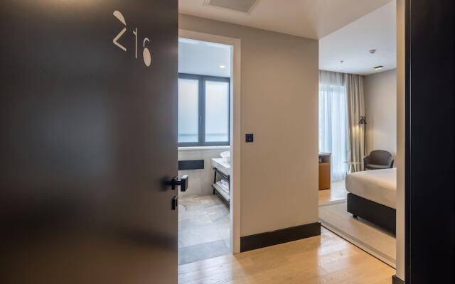 Cora Hotel