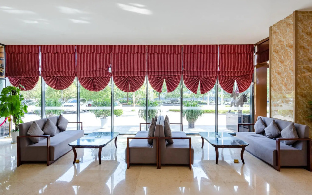 River & Holiday Rezen Hotel Pengshui