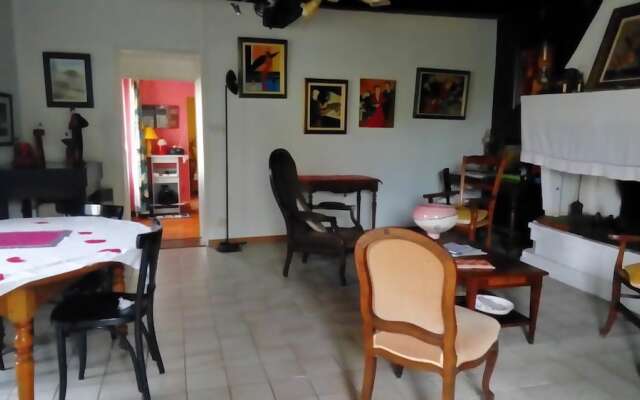 House With one Bedroom in Saint-vincent Puymaufrais, With Enclosed Gar