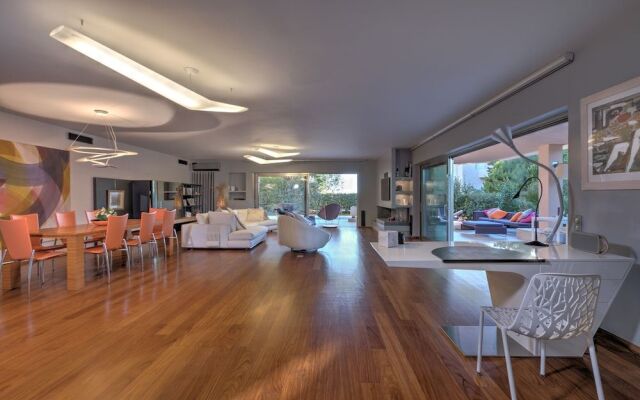 Luxurious Villa Philoxenia