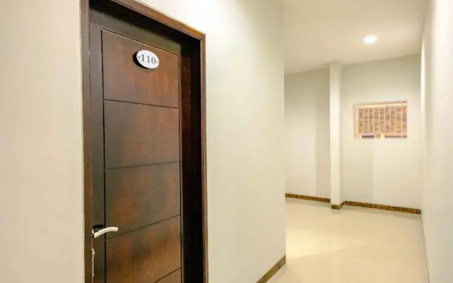RedDoorz Near Pasar Baru 3