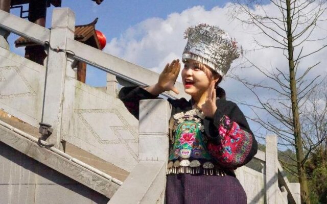 Fenghuang Tujia Ethnic Minority River View Hotel