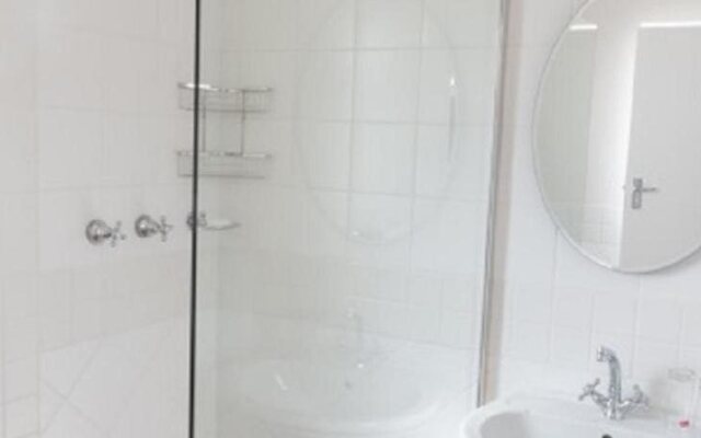 Muizenberg Guestique