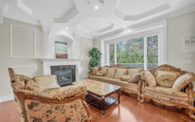 Oakridge Home