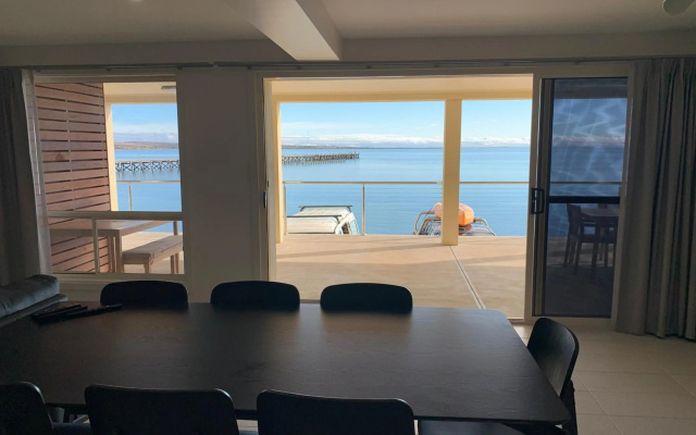 Beachside & Jetty View Apartment 1 - Admirals Apartment – Balcony – Streaky Bay