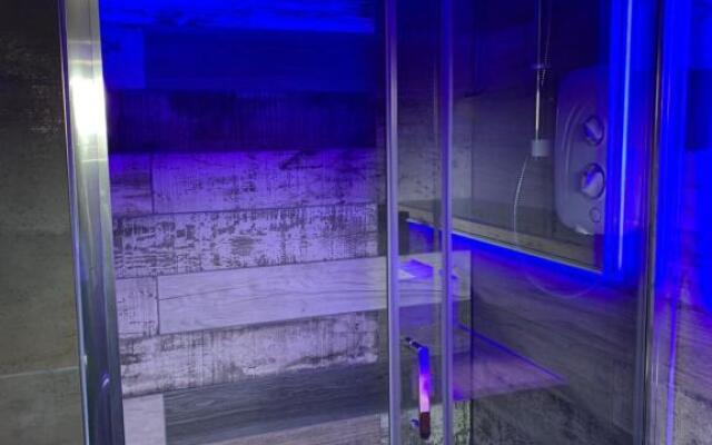 Breeze Suites - Luxury Group Accom - Sleeps 19