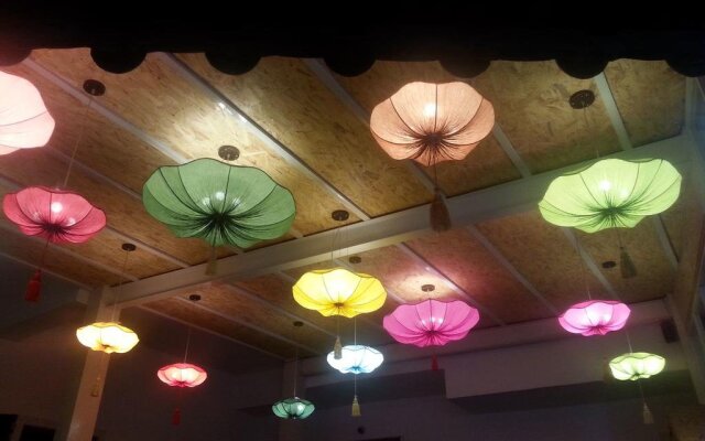 Blooming Azaleas International Youth Hostel