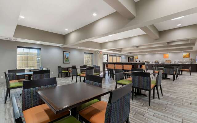 Comfort Inn & Suites Near Medical Center