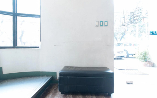 RedDoorz near Quirino Station