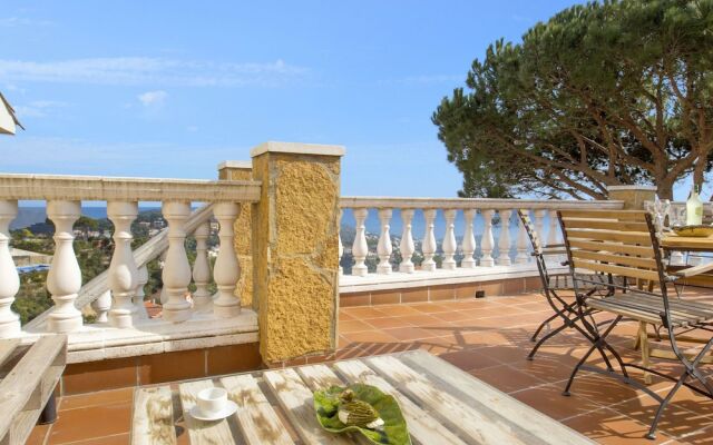 Serene Villa in Lloret de Mar with Private Swimming Pool