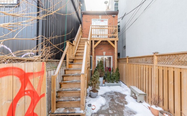 Gorgeous 1BR Apartment in Queen West